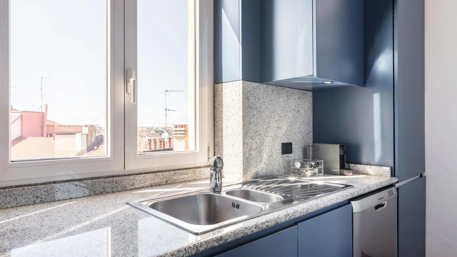 Easyhomes - Navigli Terrace Milan
